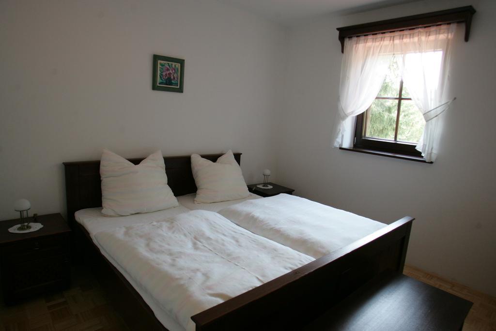 Farm Stay Frank Ozmec Wine And Glamping Estate Лютомер Номер фото